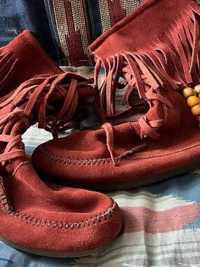 Skechers Red Suede Fringe Ankle Boots Size 9